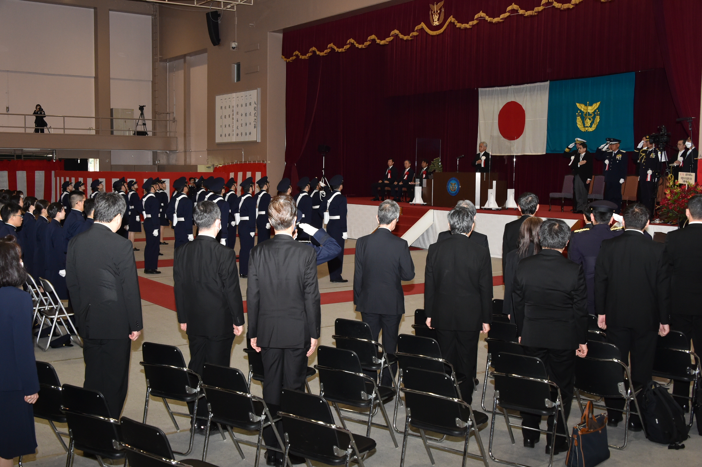 鈴木事務次官臨場時の栄誉礼