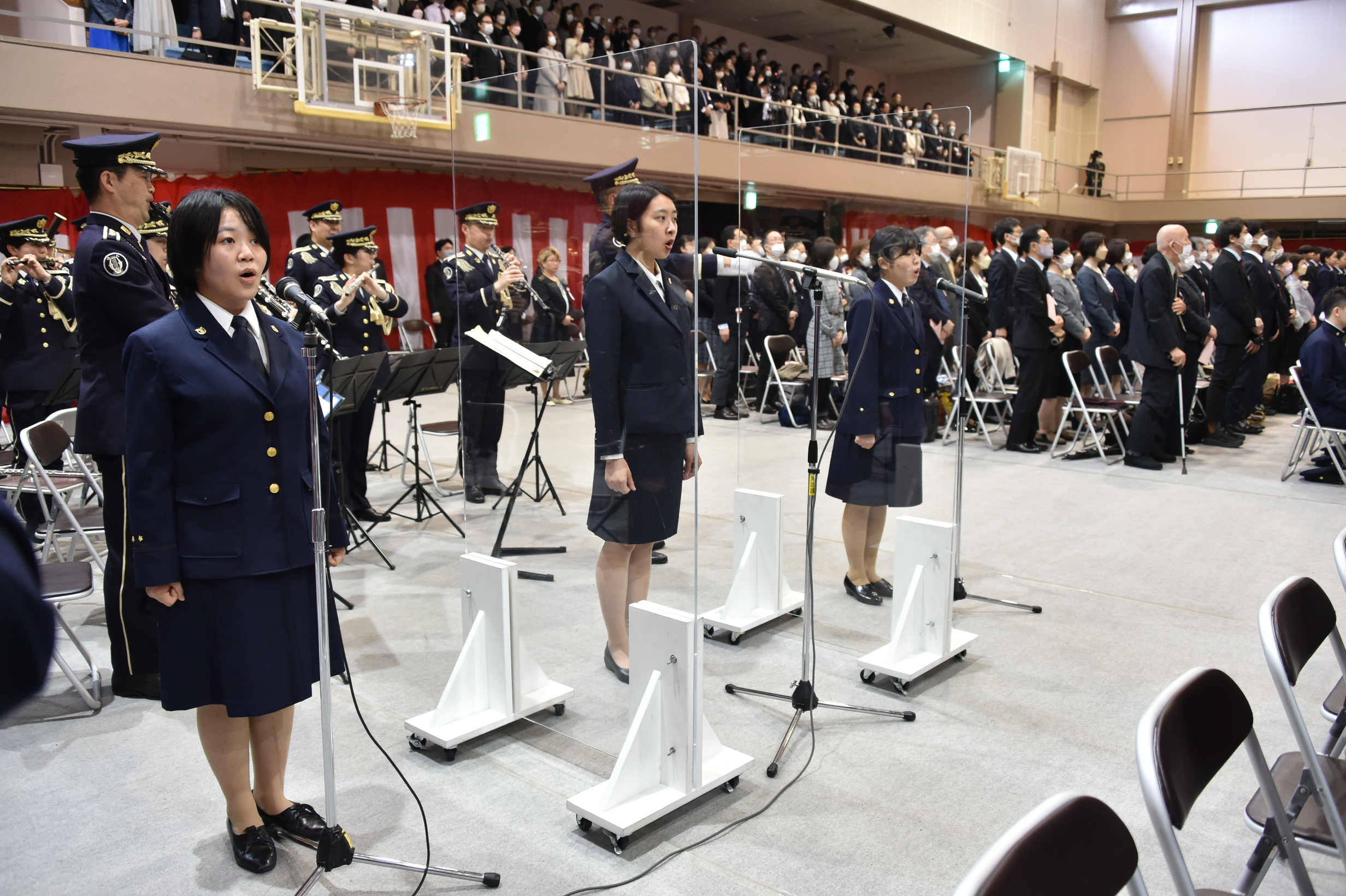 代表学生独唱の様子