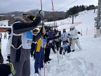 雪中捜索訓練の状況