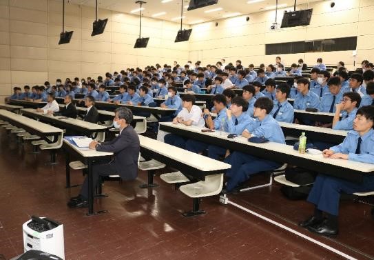 講演の様子の写真3