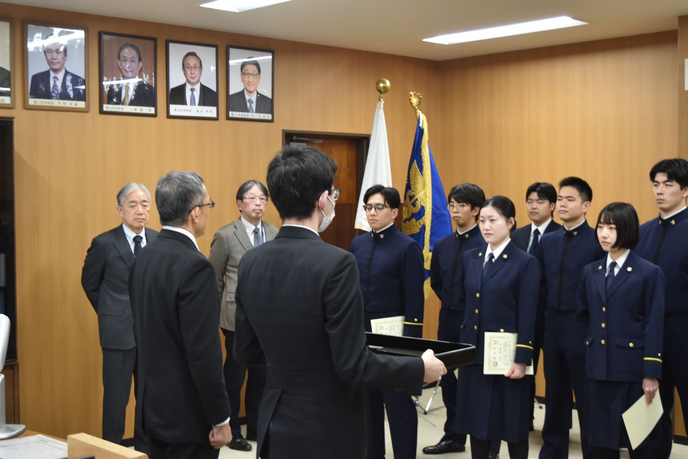 表彰式の様子の写真